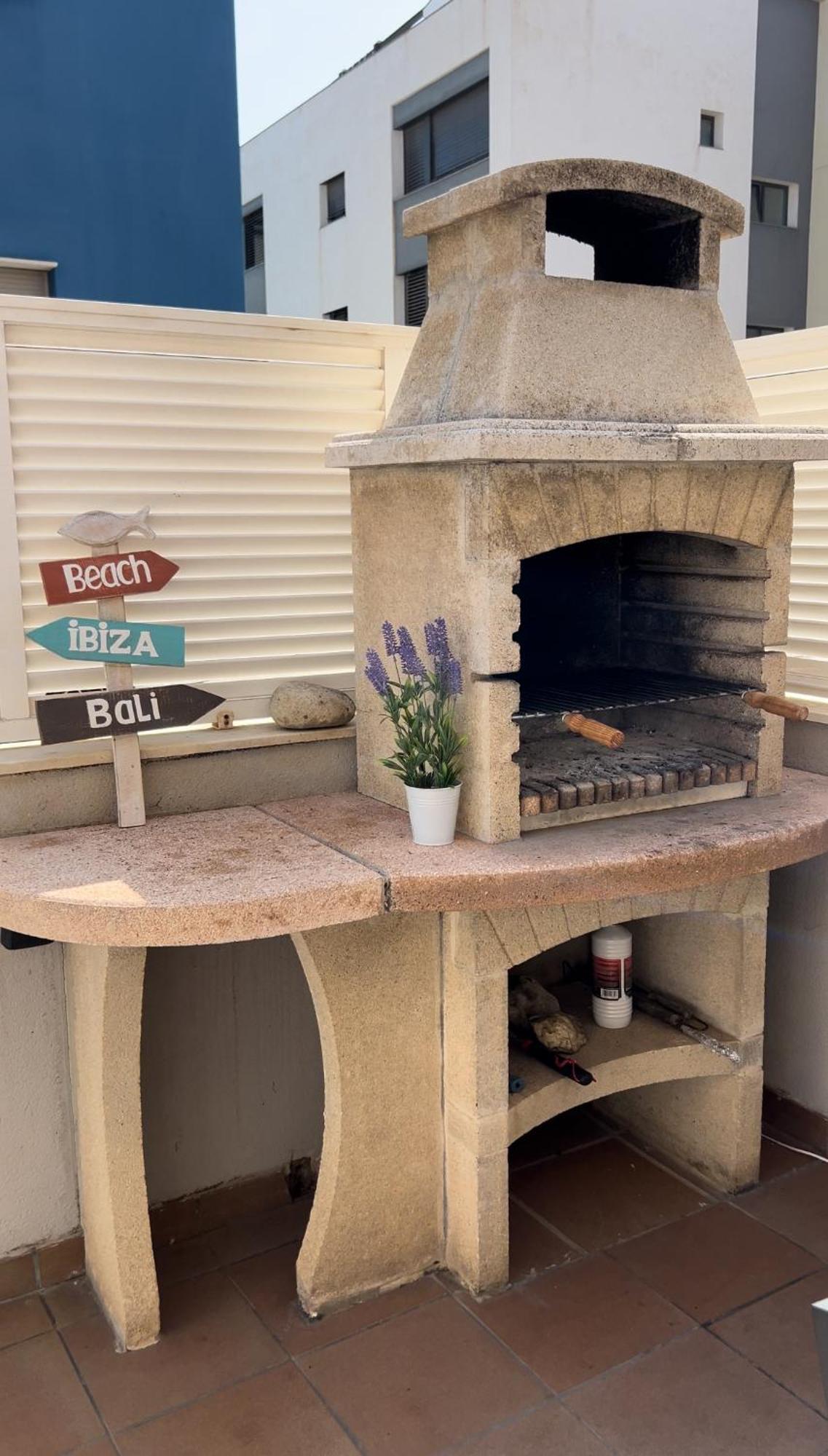 Cozy Beach House With Pool & Bbq 克尤伯厄拉斯 外观 照片